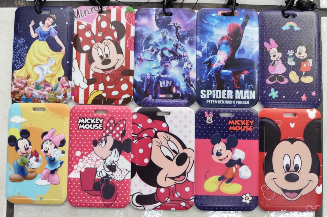 Porta credencial personajes