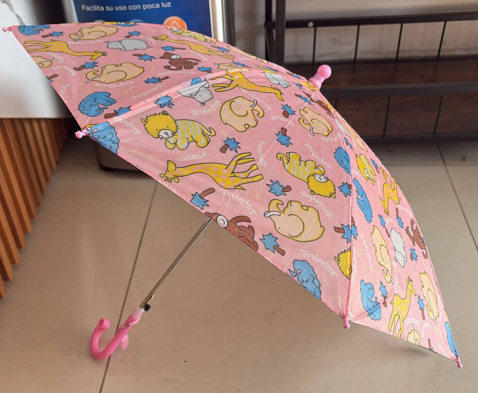 sOMBRILLA PARA NIÑA FLOREADA